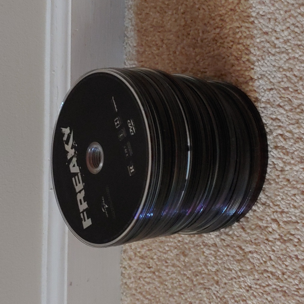 Mystery Lot of 100 DVDs. Disc Only Items.